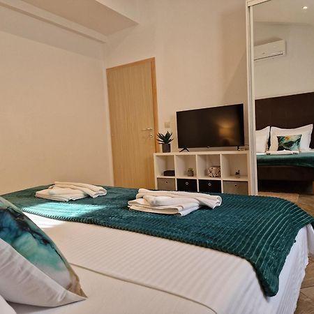 Holiday Home Near Trogir Каштель-Штафилич Экстерьер фото