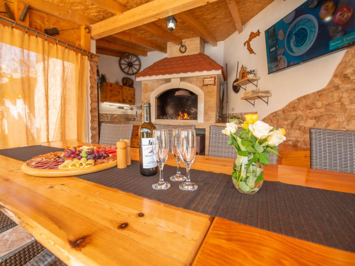 Holiday Home Near Trogir Каштель-Штафилич Экстерьер фото