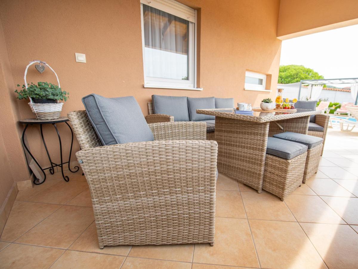Holiday Home Near Trogir Каштель-Штафилич Экстерьер фото