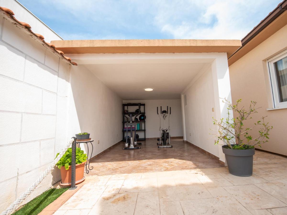 Holiday Home Near Trogir Каштель-Штафилич Экстерьер фото