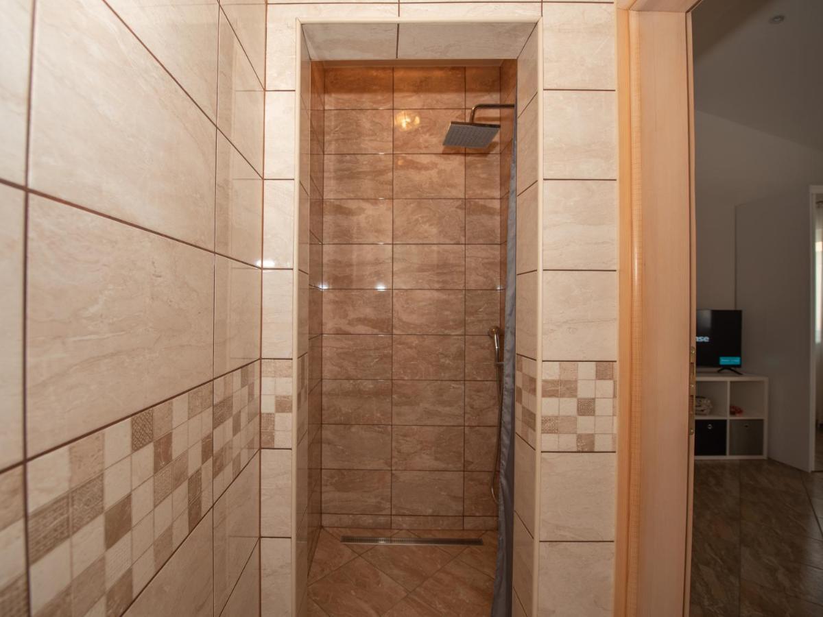 Holiday Home Near Trogir Каштель-Штафилич Экстерьер фото