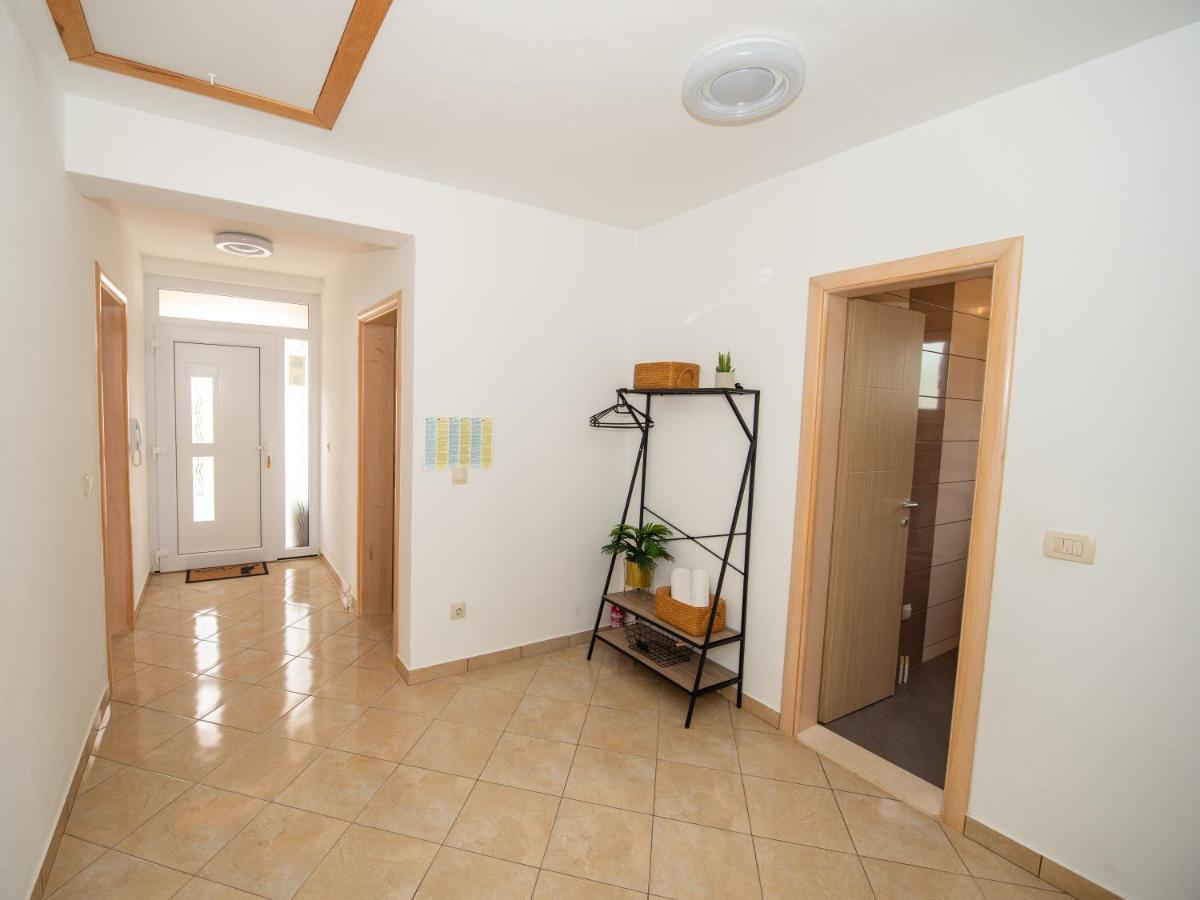 Holiday Home Near Trogir Каштель-Штафилич Экстерьер фото