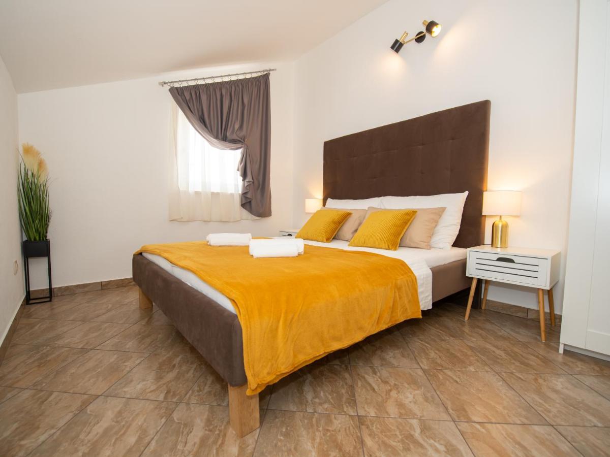 Holiday Home Near Trogir Каштель-Штафилич Экстерьер фото