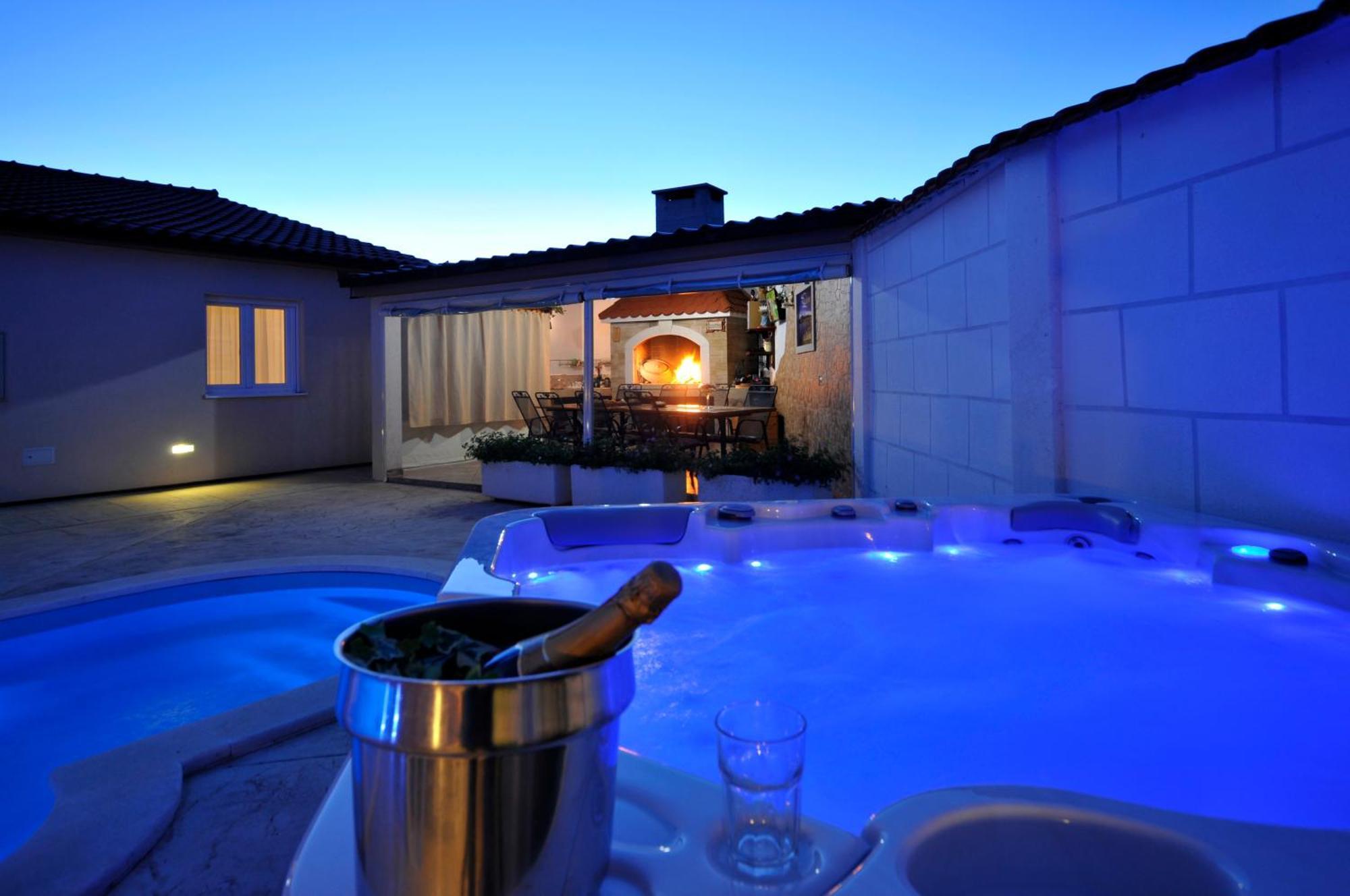 Holiday Home Near Trogir Каштель-Штафилич Экстерьер фото