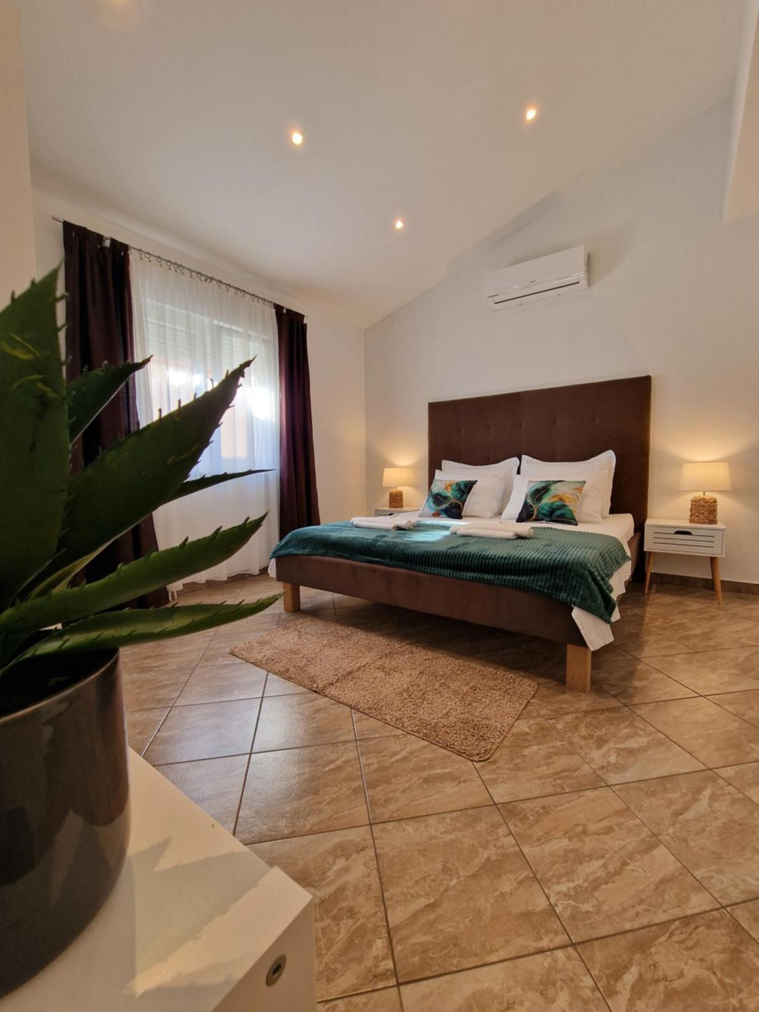 Holiday Home Near Trogir Каштель-Штафилич Экстерьер фото
