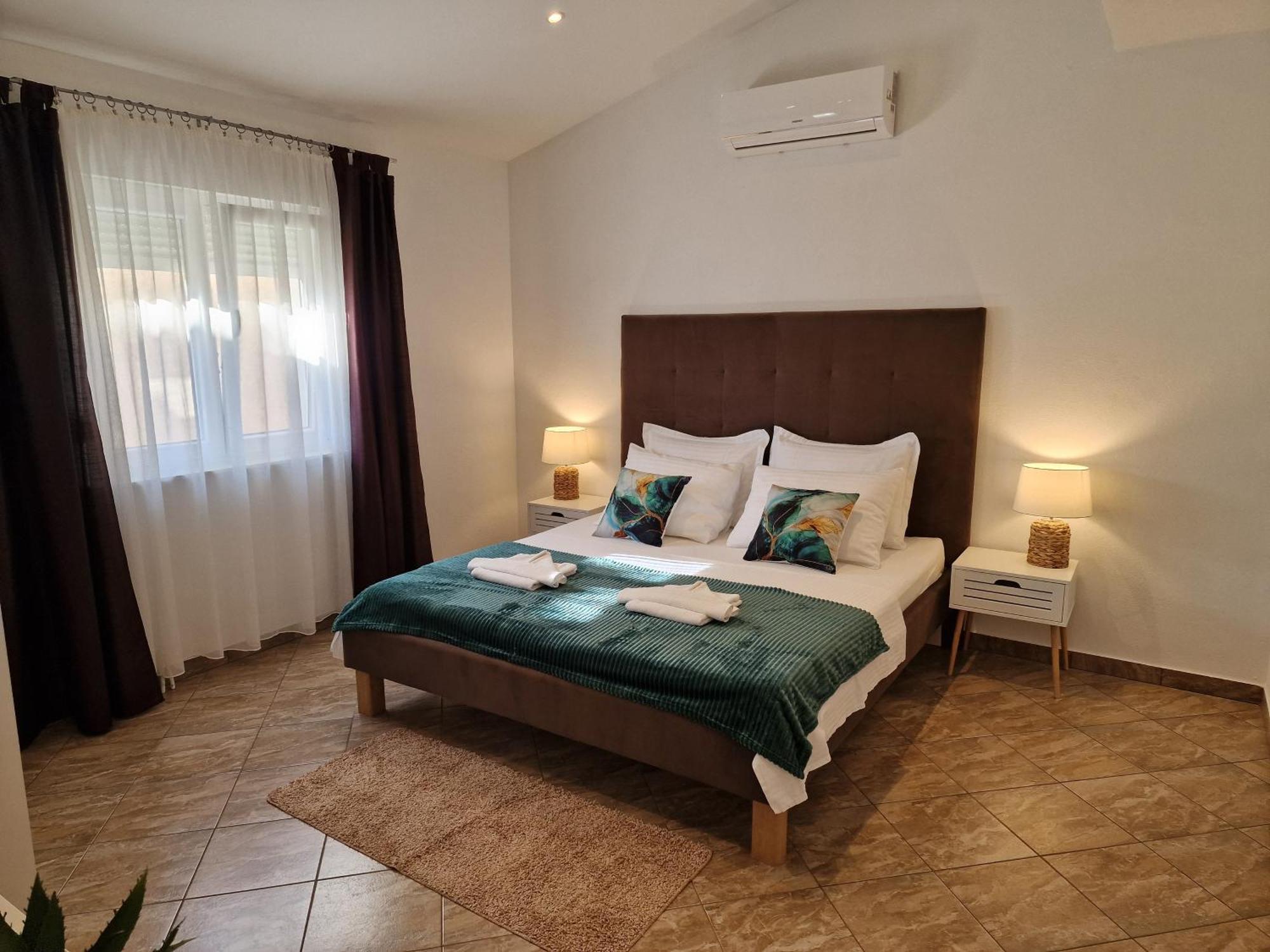 Holiday Home Near Trogir Каштель-Штафилич Экстерьер фото