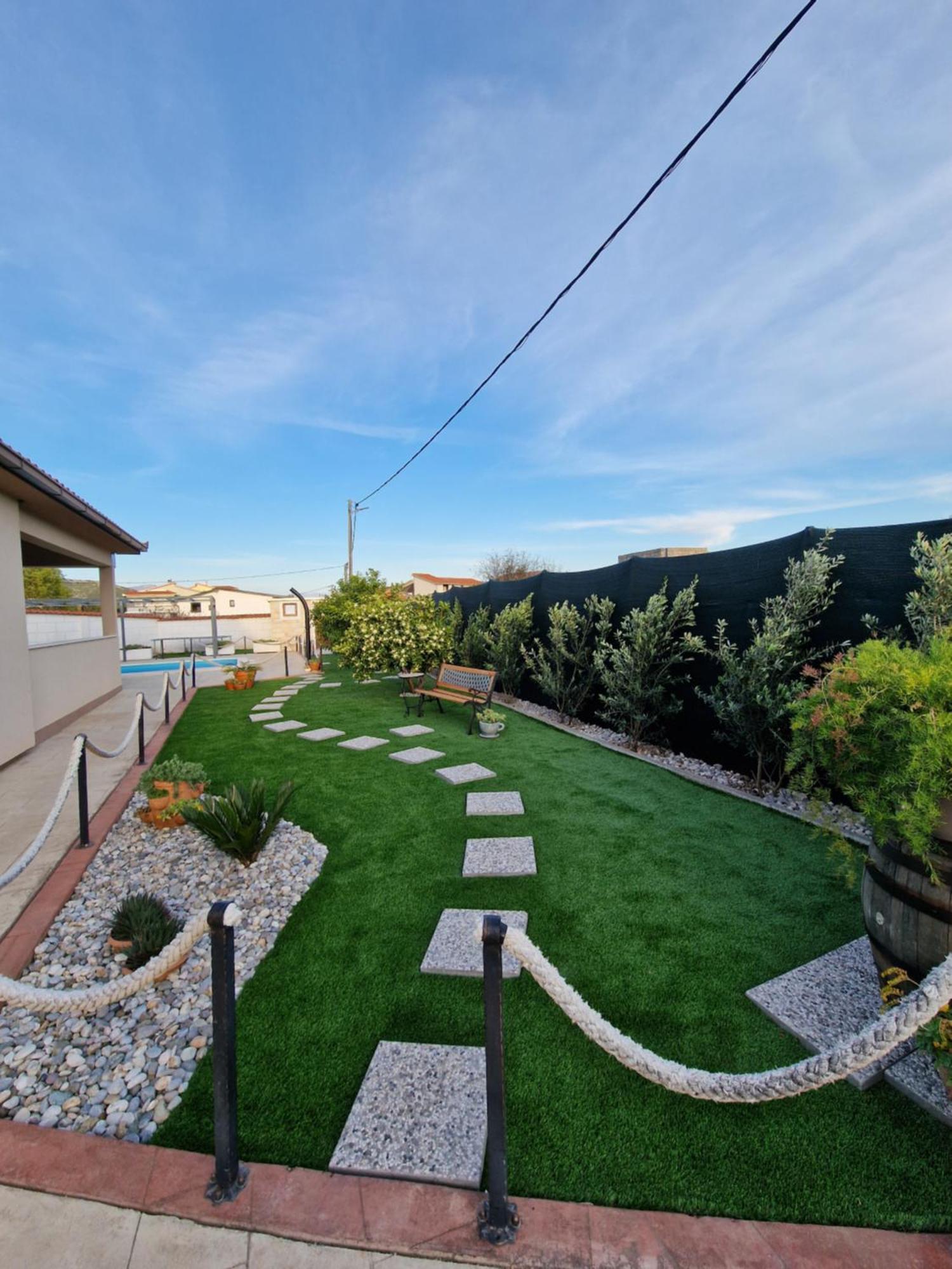 Holiday Home Near Trogir Каштель-Штафилич Экстерьер фото